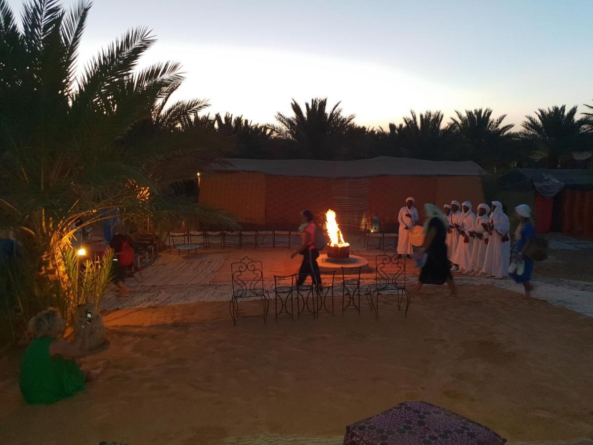 Auberge Sahara Garden Lac Yasmins Bagian luar foto
