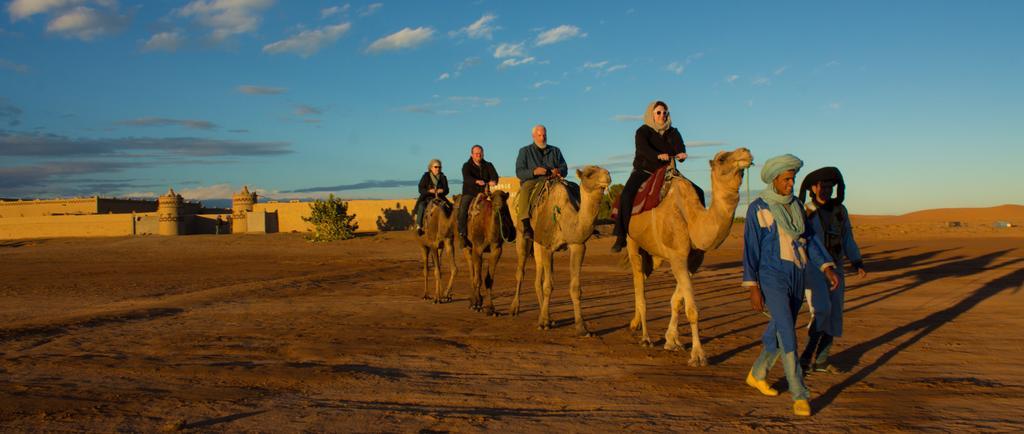 Auberge Sahara Garden Lac Yasmins Bagian luar foto
